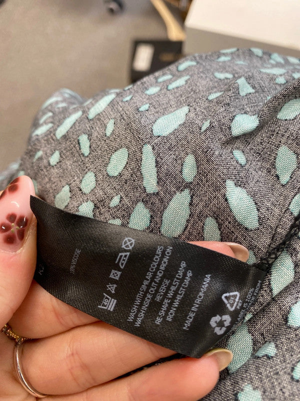 Lovely very black blue spotted frill blouse UK 12 NN001