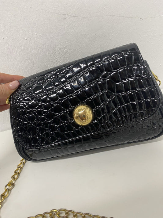 Fred Perry Amy Winehouse Black Gold Charm Chain Bag One Size LB002