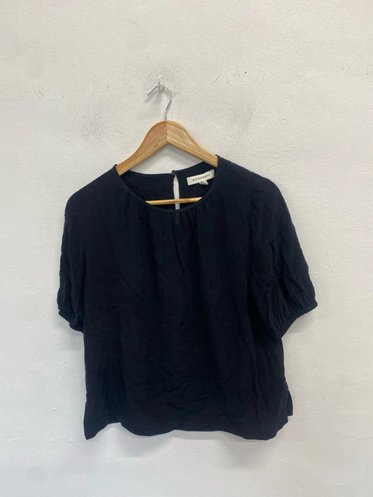 Lovely autograph black lightweight top UK 10 SS002