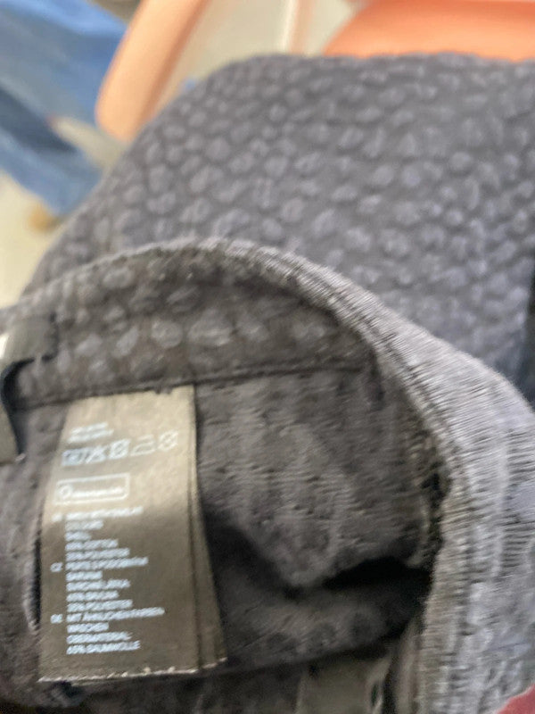 Lovely h&m grey leopard midi skirt UK 10 RG99