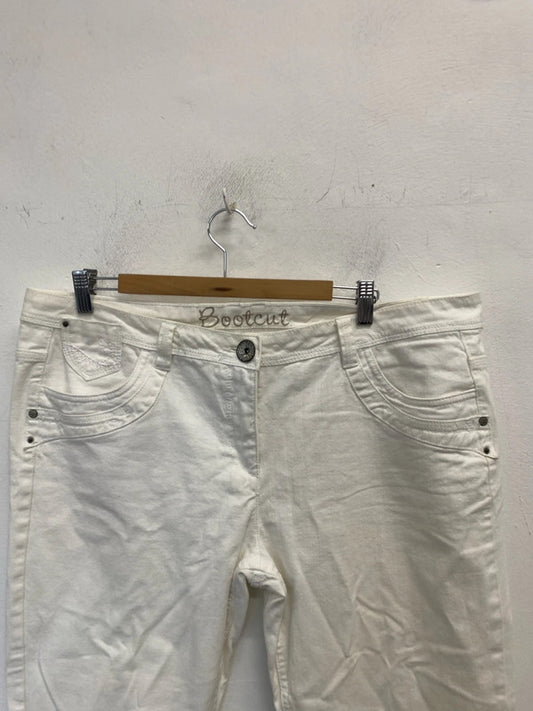 Lovely George white bootcut cropped jeans UK 18 YM001