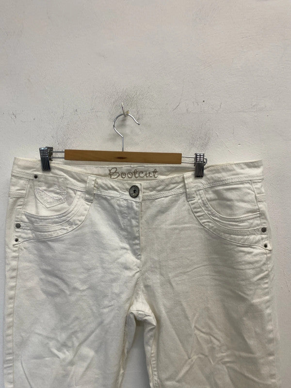 Lovely George white bootcut cropped jeans UK 18 YM001