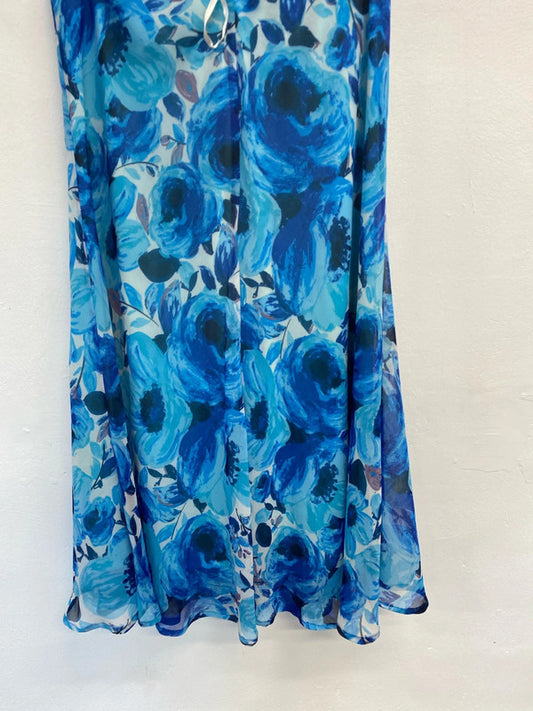 Stunning Edinburgh woolen mill blue floral skirt UK 16 IZ001