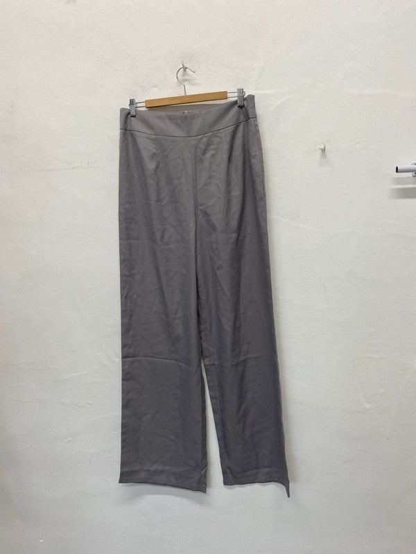 Fabulous Grey wide leg Boohoo Uk14 trousers MS002