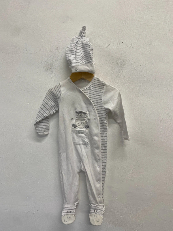 Lovely bambini grey white stripe baby grow and hat set. 6-9m NC001