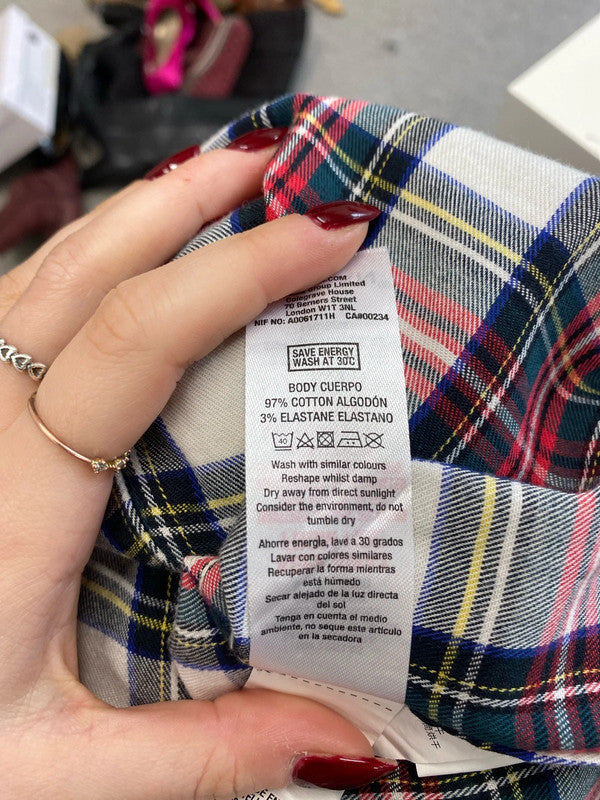 Fabulous men’s red black checked shirt UK xs GK002