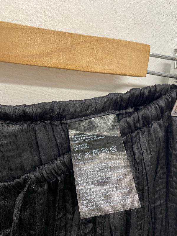 Lovely H&M pleated black Harlem pants UK M KS002