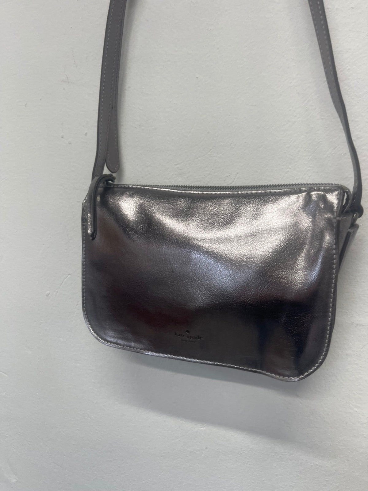 Stunning Kate Spade Holiday Lane val Bag Small Silver pewter FM547