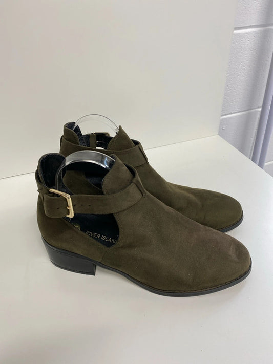 Fabulous khaki River island Flat Boot UK6 Faux suede KM004
