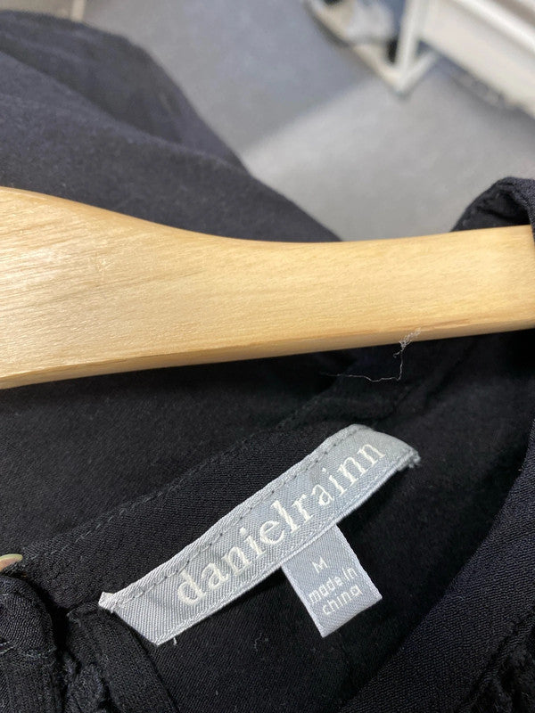 Fabulous Daniel Rainn Black loose broderie black top UkM KS003