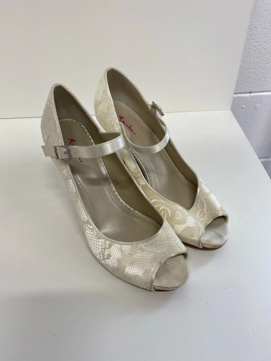 Fabulous Rainbow Cream Lace Heels event occasion UK6 KM004