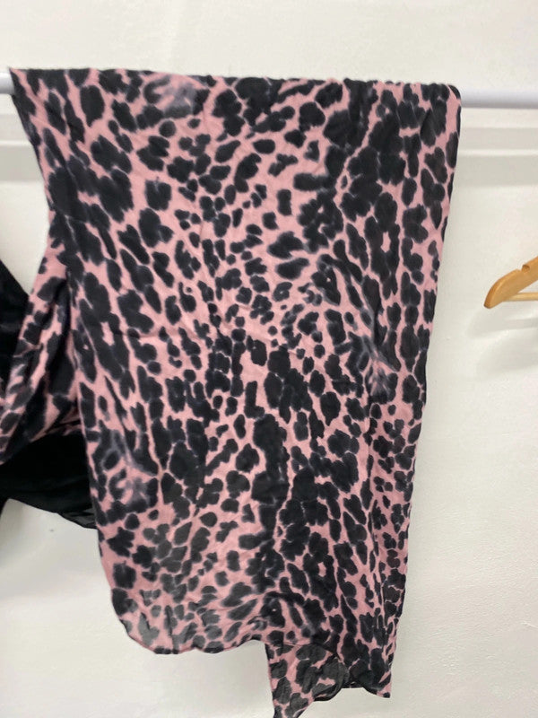 Fabulous Mint  Velvet pink Black Animal leopard print scarf stunning! SS004