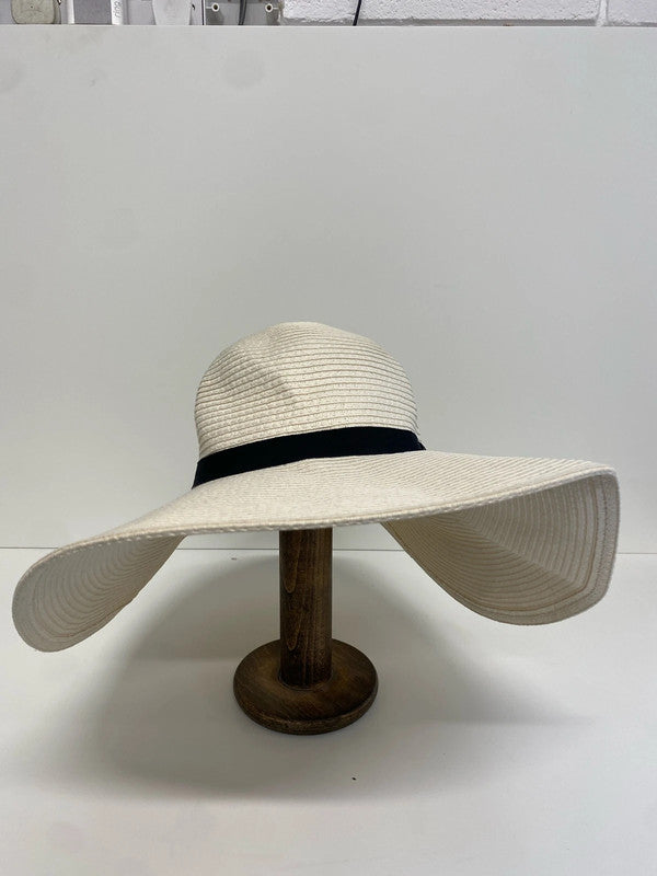 Fabulous sun hat by Reserved one size super classy statement AL002