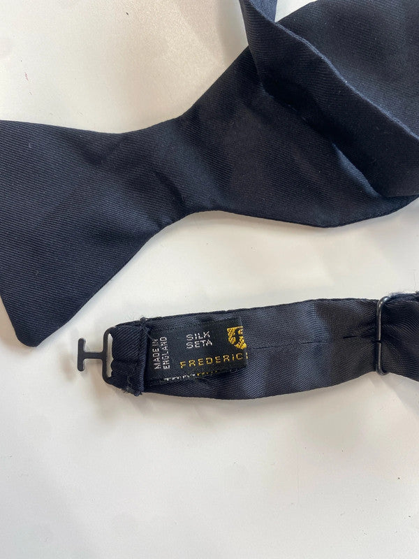 Duo of bow ties Frederick Theak silk black tie #558 LG276