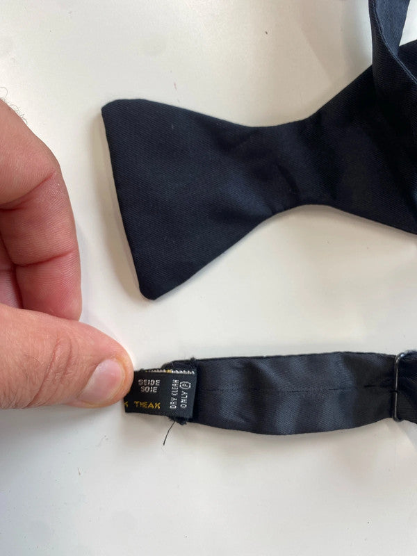 Duo of bow ties Frederick Theak silk black tie #558 LG276