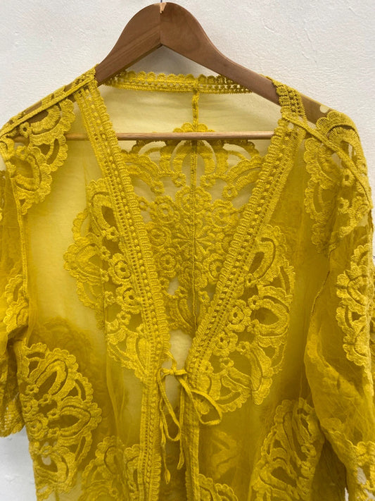 Fabulous unbranded yellow broderie sheer kimono tie front one size GM143