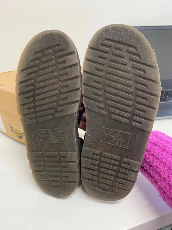 Fabulous Dr. Martens Gryphon Sandals 4 Black leather ZB458