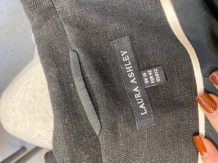 Fabulous Laura Ashley Blazer UK 16 Black crop linen AS466