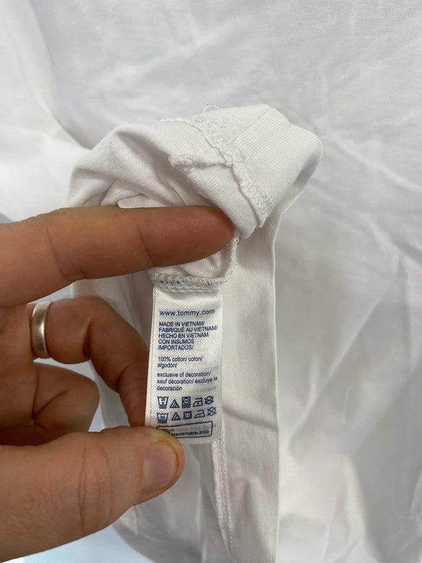 Classic Tommy Hilfiger embroidered logo tee M SD001