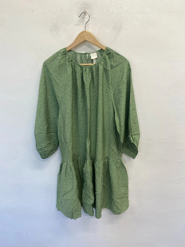 Stunning h&m green daisy pattern smock UK M MB001