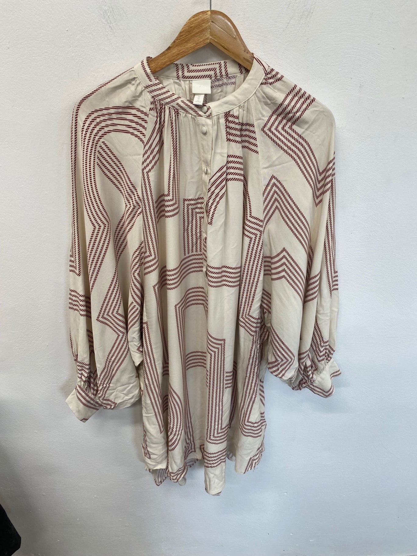 Fabulous H&M tunic Dress 12 Ivory with geometric Red Pattern DM002