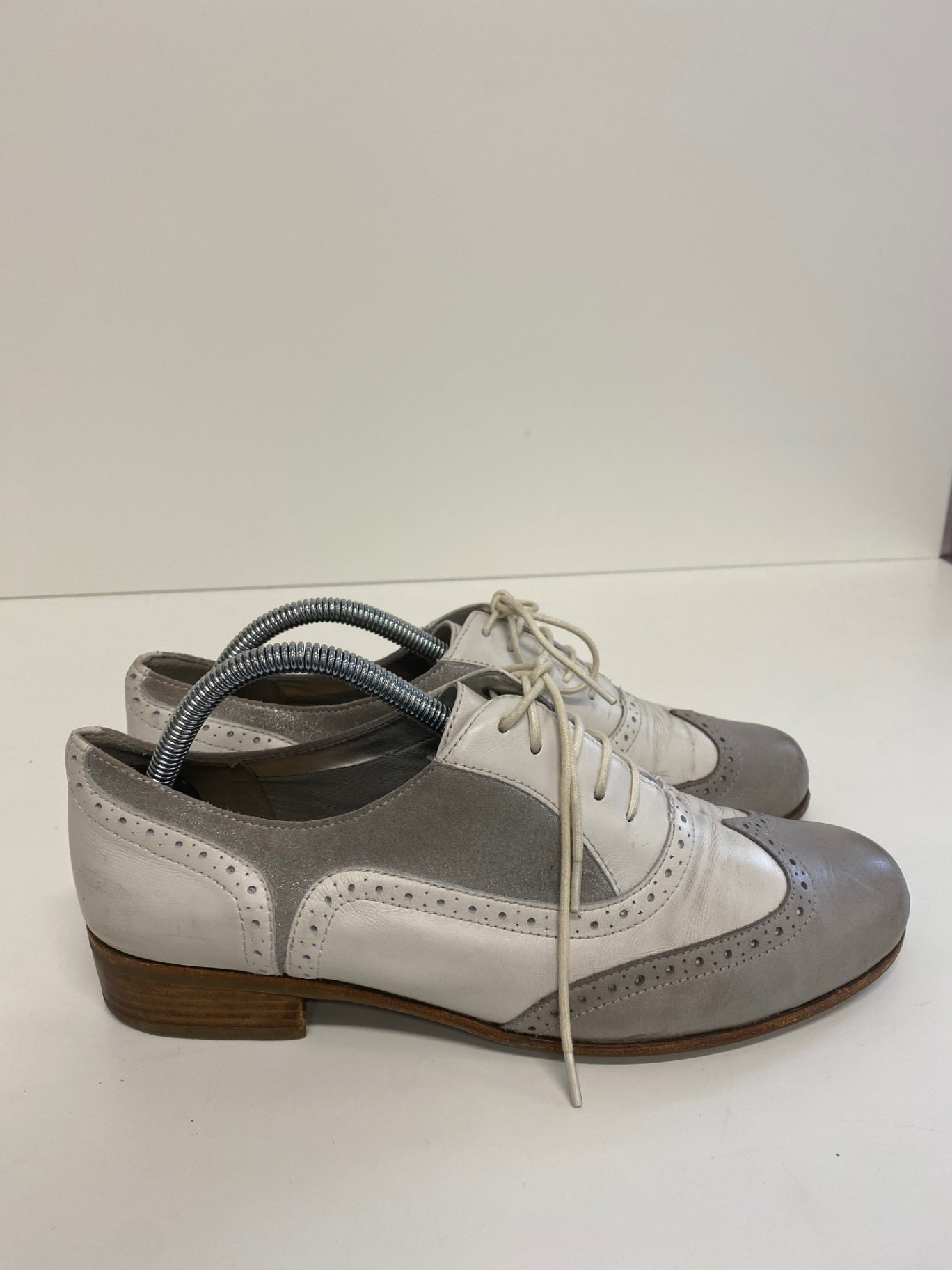 Fabulous Next Softwear leather Brogue UK 8 D Grey and White Glitter LK006