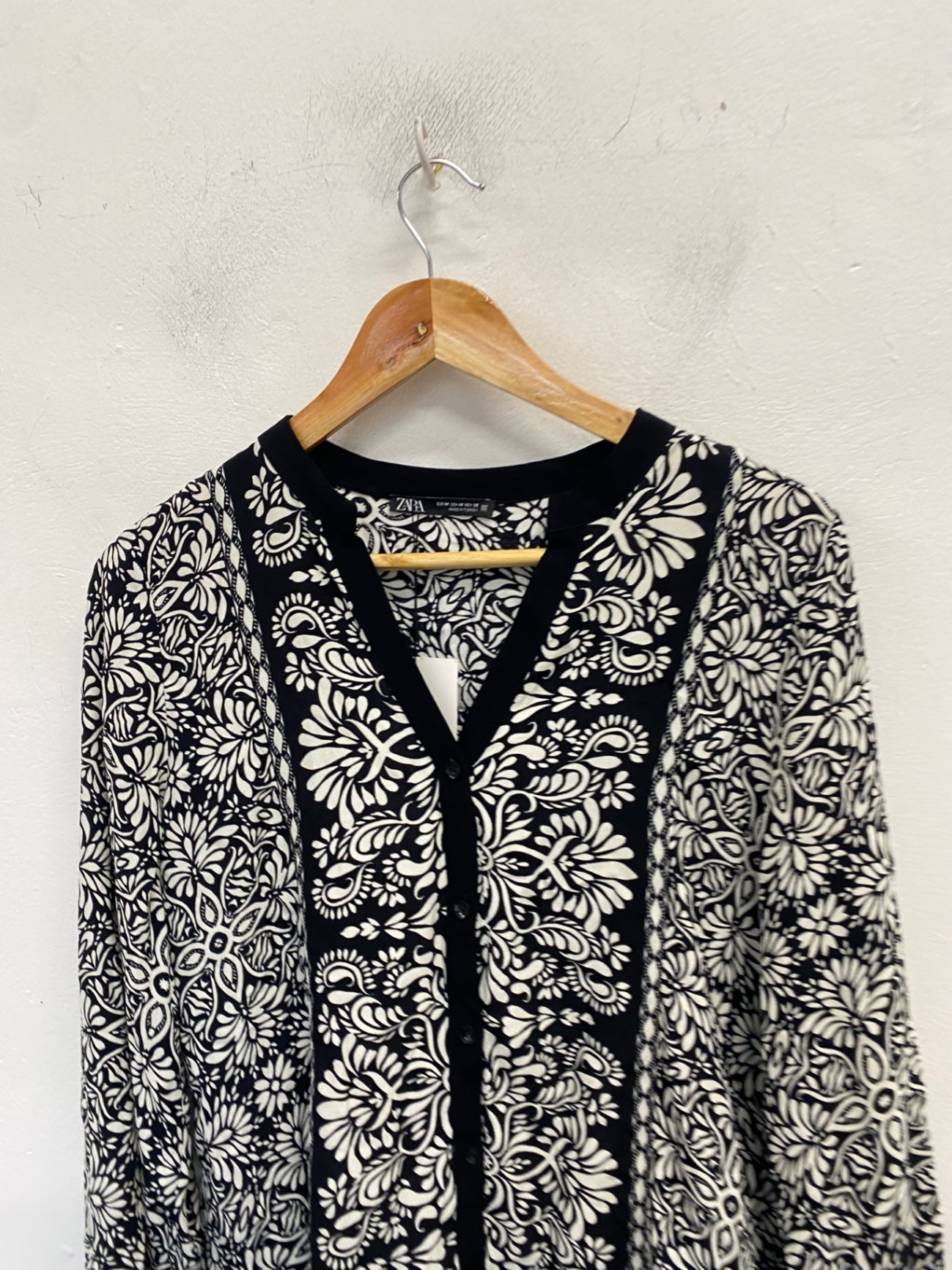 Gorgeous Zara Mini dress M Black and white pattern semi sheer boho RG020