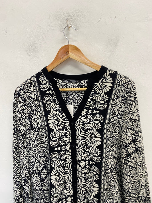 Gorgeous Zara Mini dress M Black and white pattern semi sheer boho RG020