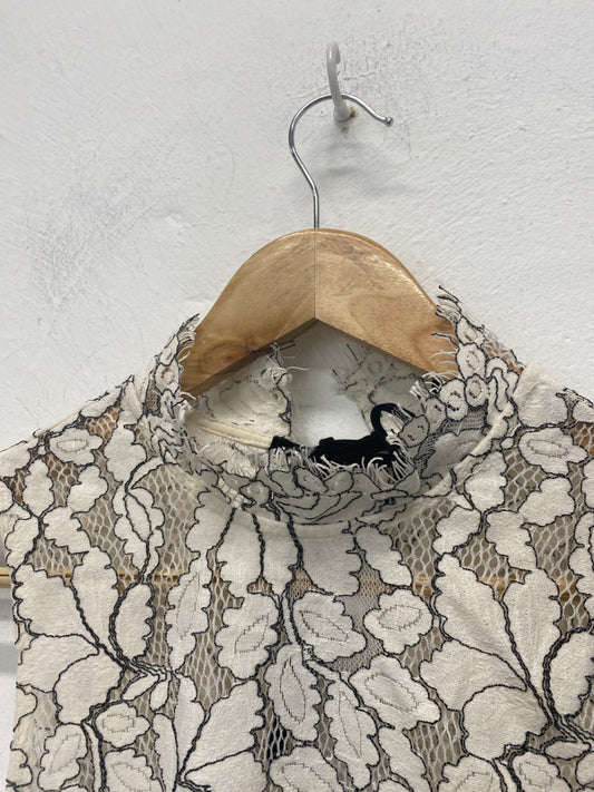 Fabulous H&M Sleeveless lace top Uk6 Ivory & black RG020