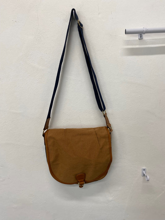 Fabulous H&M Shoulder Bag One Size Brown Shoots country vibes RG020