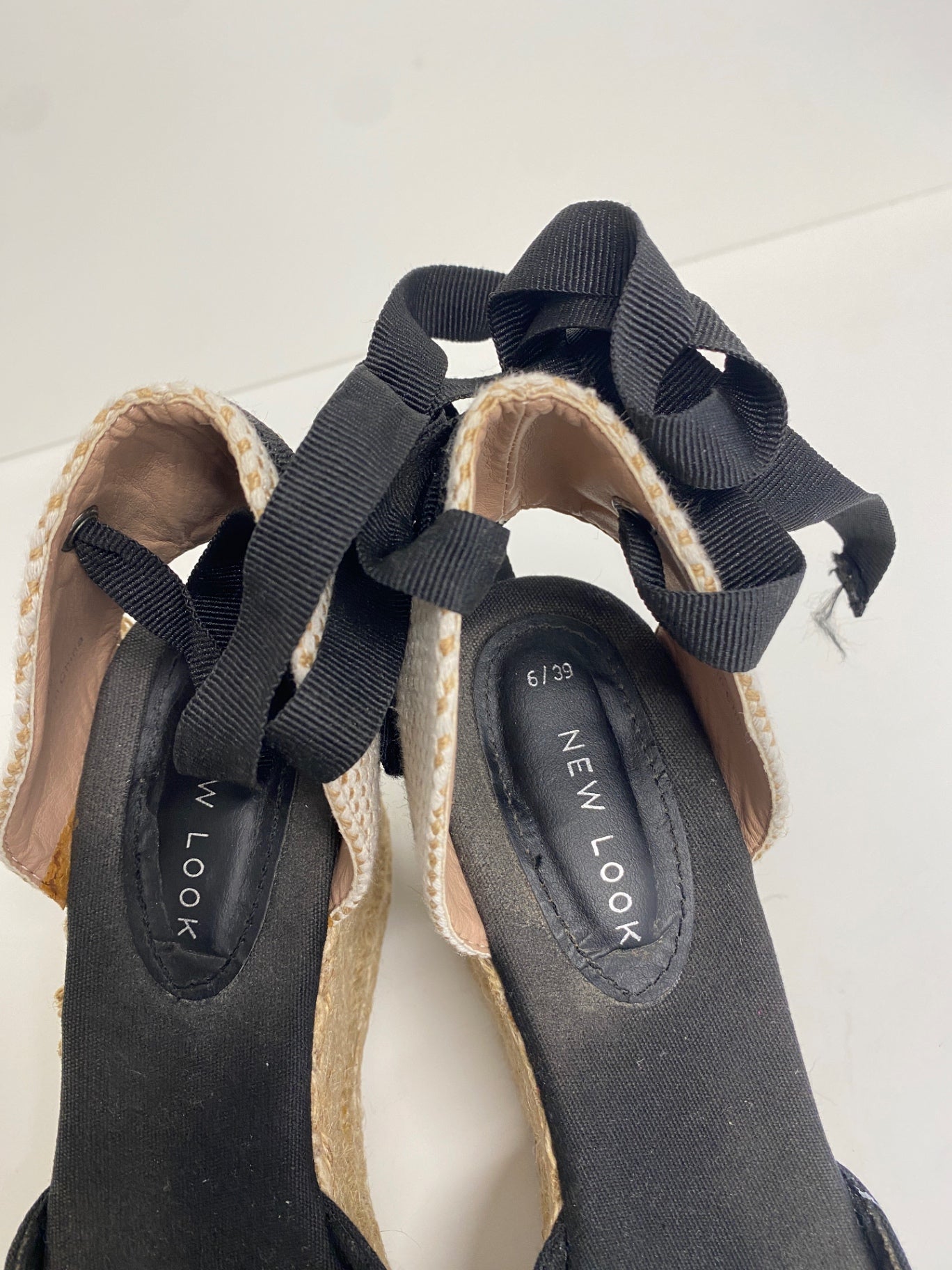 Fabulous New Look Espadrille shoes 6 Black and beige RG020