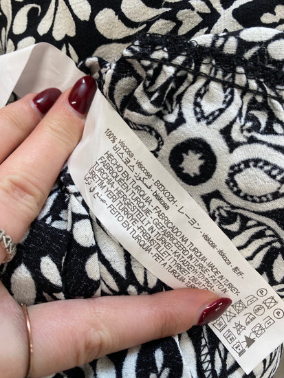 Gorgeous Zara Mini dress M Black and white pattern semi sheer boho RG020