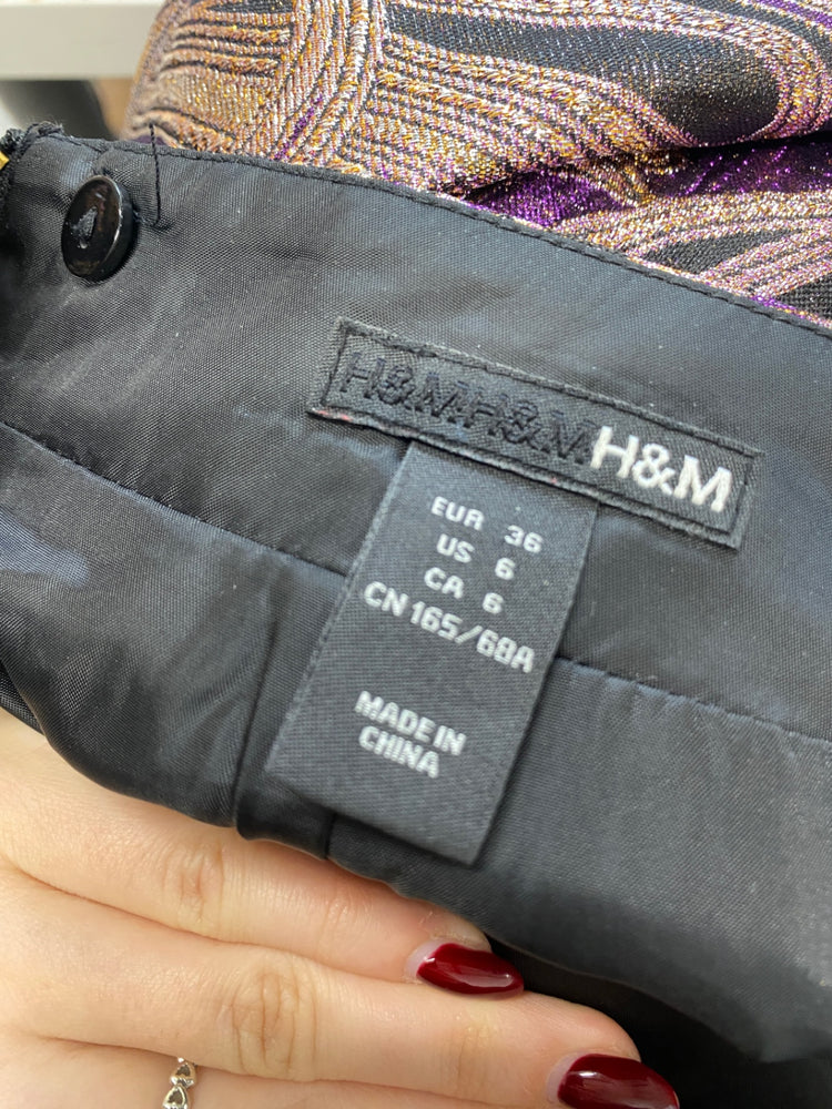 Gorgeous H&M Skirt UK 8 Purple and Gold pattern mini RG020