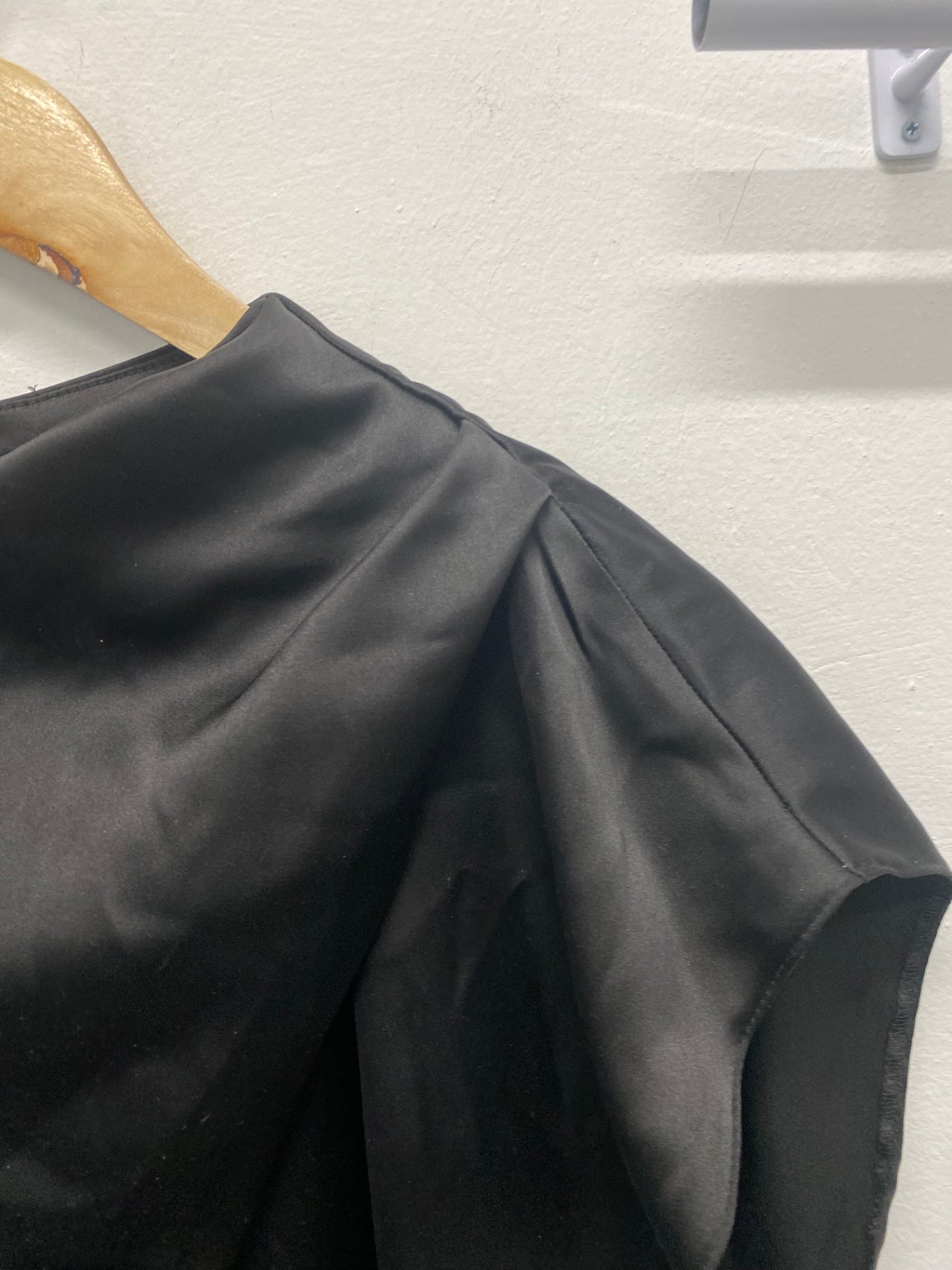 Fabulous Asos Design Blouse UK 8 Black Oriental slash neck RG020