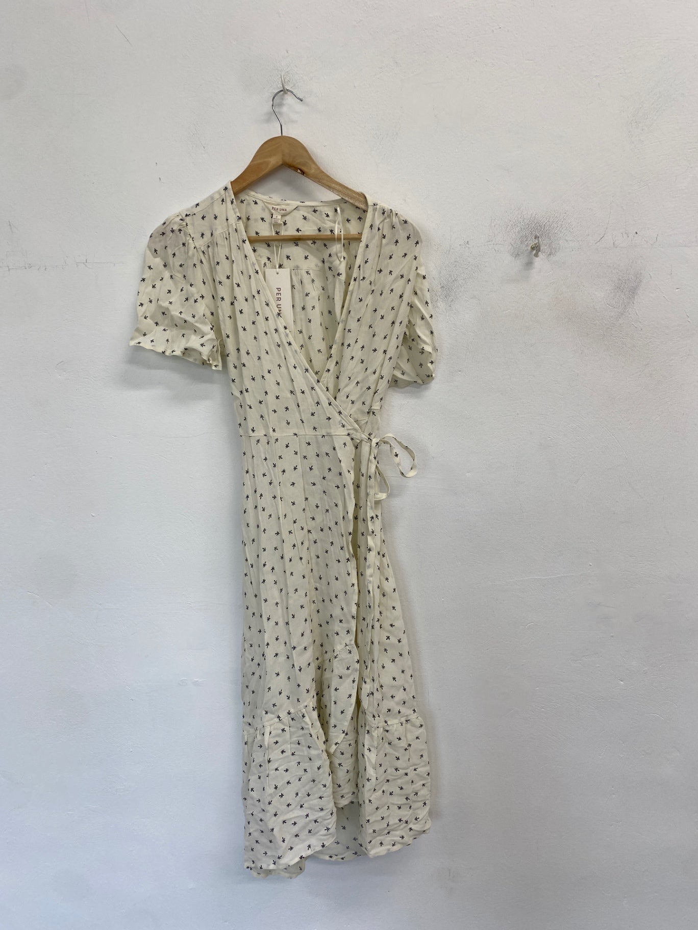 Fabulous PER UÑA Dress Uk 6 Cream with black floral pattern