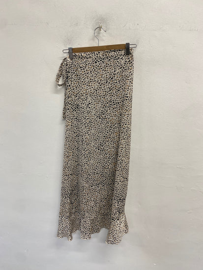 Gorgeous H&M Skirt Uk xs Beige with black leopard wrap tie boho western RG020