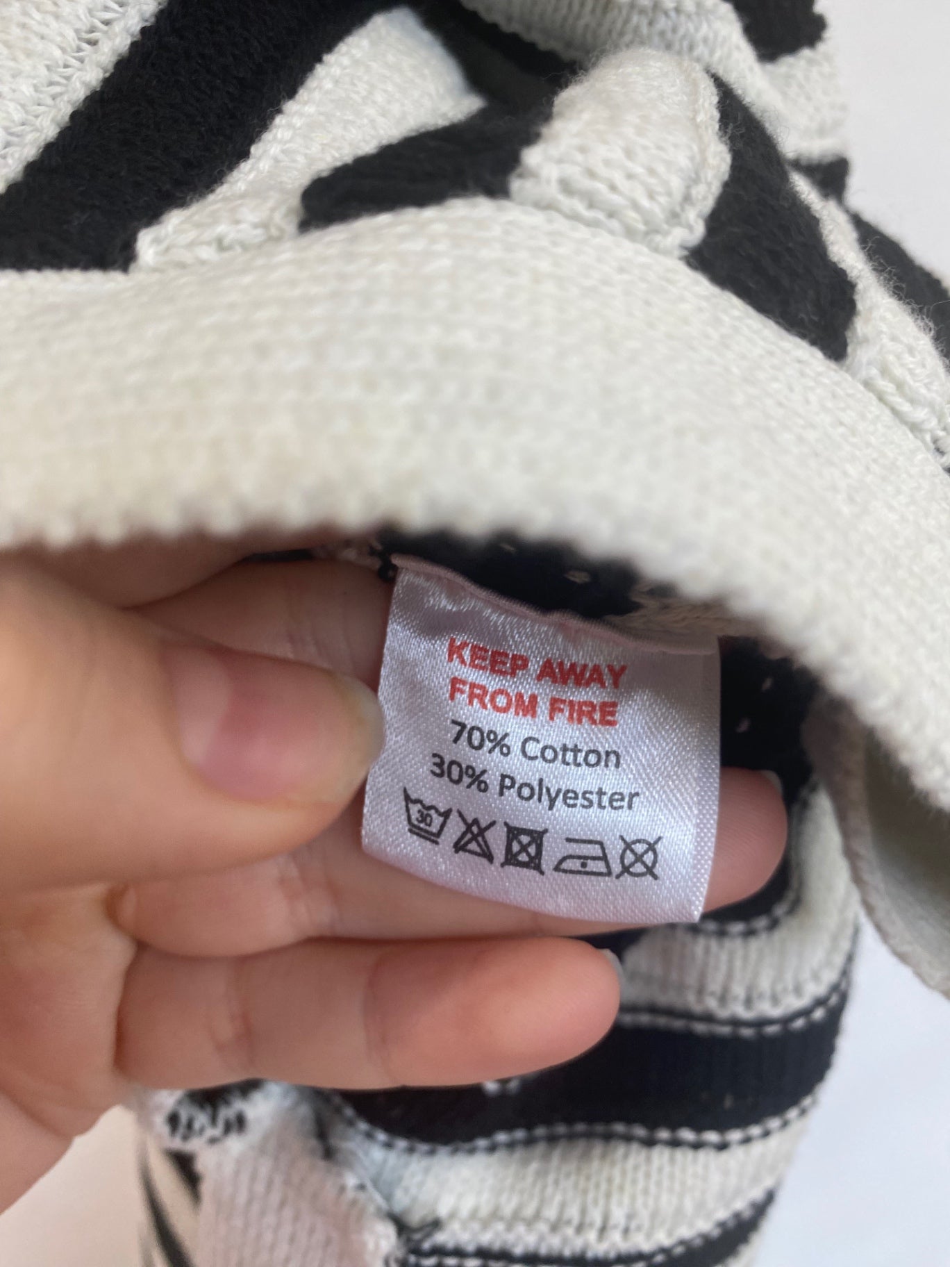 Fabulous In The Style Knit Dress UK 10/12 Black and off-white stripes RG020