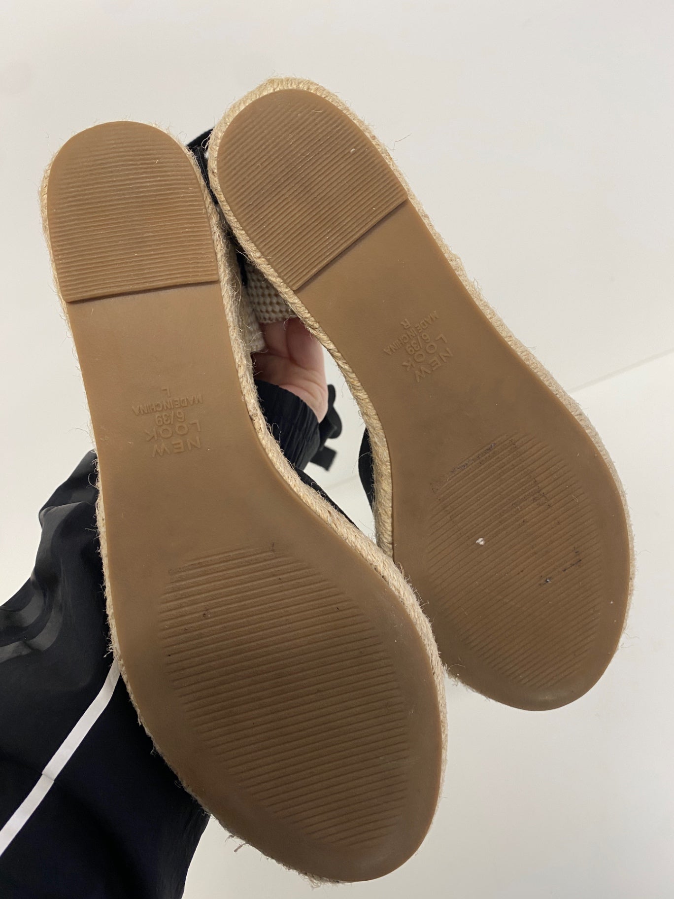 Fabulous New Look Espadrille shoes 6 Black and beige RG020