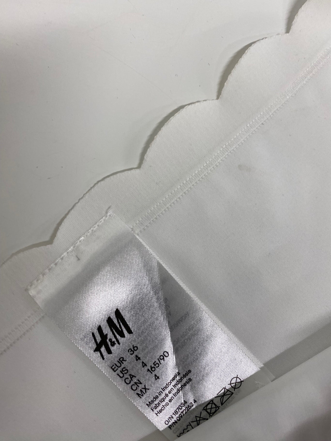 Gorgeous H&M Bikini uk8 White Cup 32C scallop edge RG020