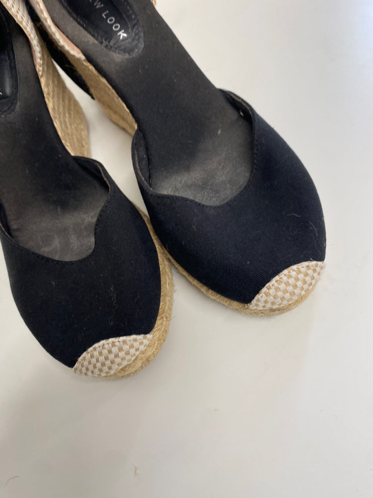 Fabulous New Look Espadrille shoes 6 Black and beige RG020