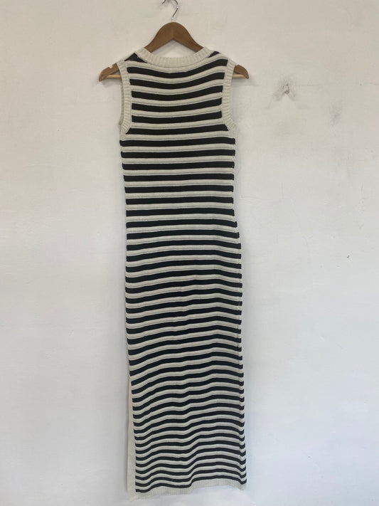 Fabulous In The Style Knit Dress UK 10/12 Black and off-white stripes RG020