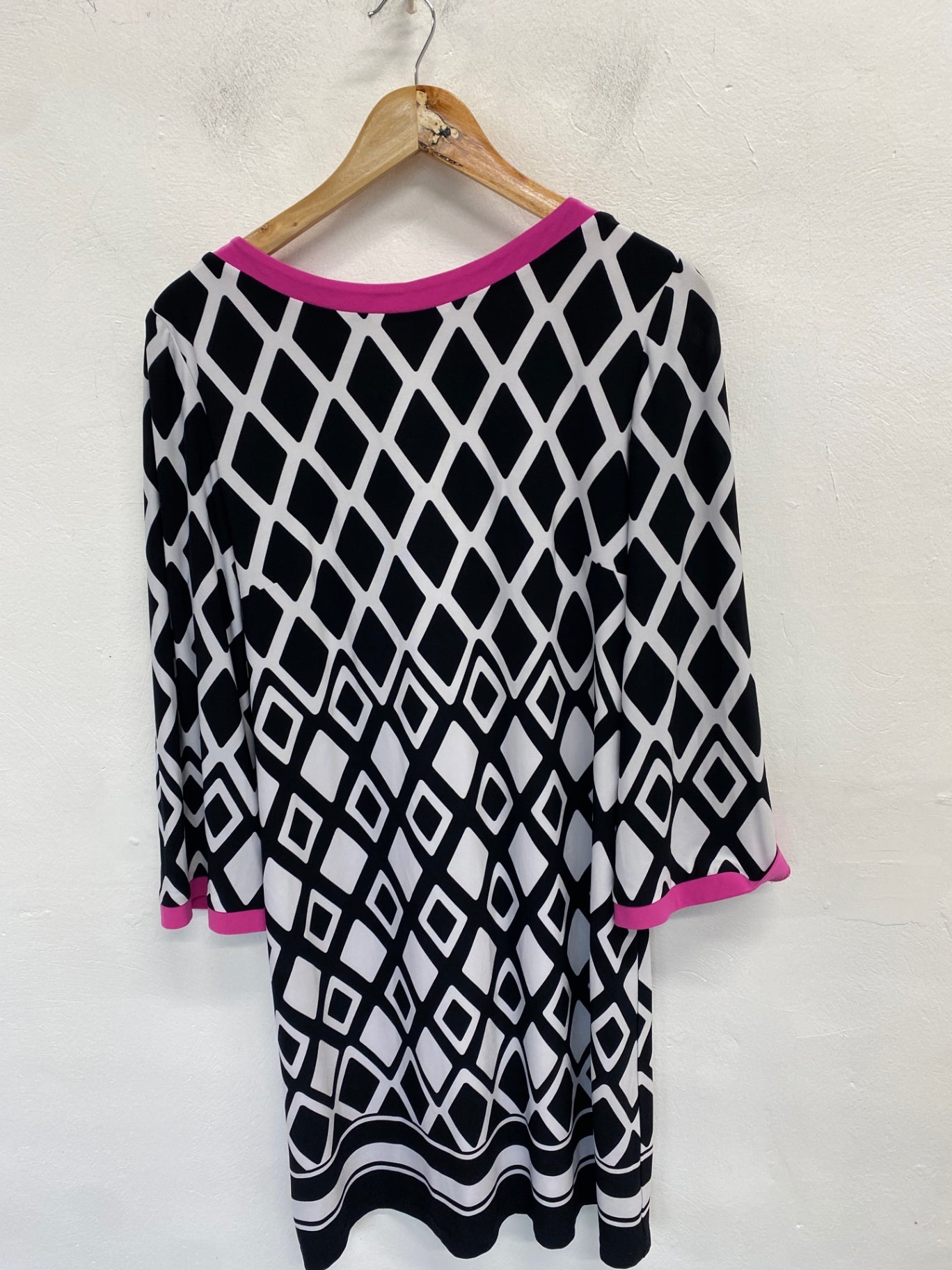 Gorgeous Joseph Ribkoff Dress UK 16 Black, White and Pink Checked midi KM001
