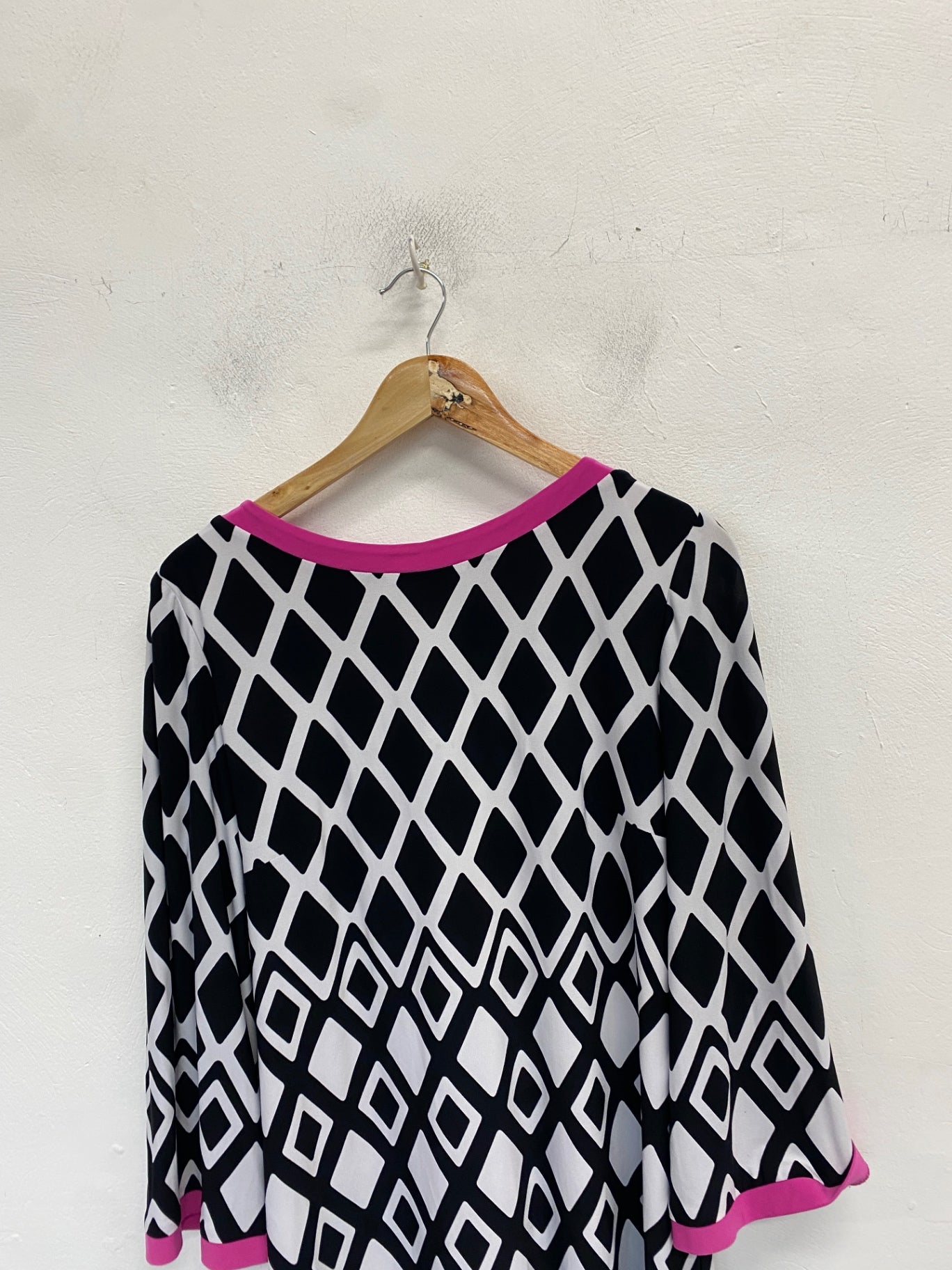 Gorgeous Joseph Ribkoff Dress UK 16 Black, White and Pink Checked midi KM001
