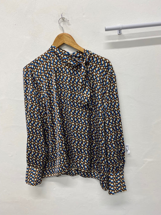 Stunning Zara Blouse pussy bow XL geometric pattern KM001