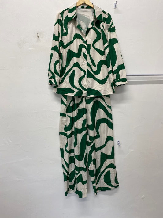 Gorgeous Shien Loungewear pyjamas  set uk16 Beige and Green geometric KM001