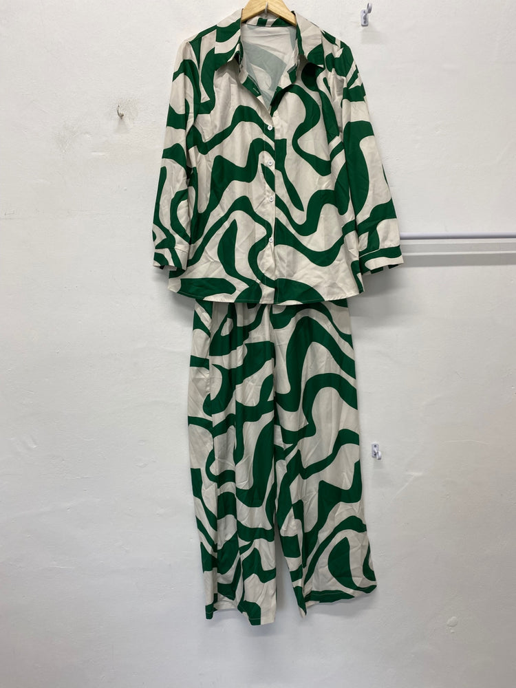 Gorgeous Shien Loungewear pyjamas  set uk16 Beige and Green geometric KM001