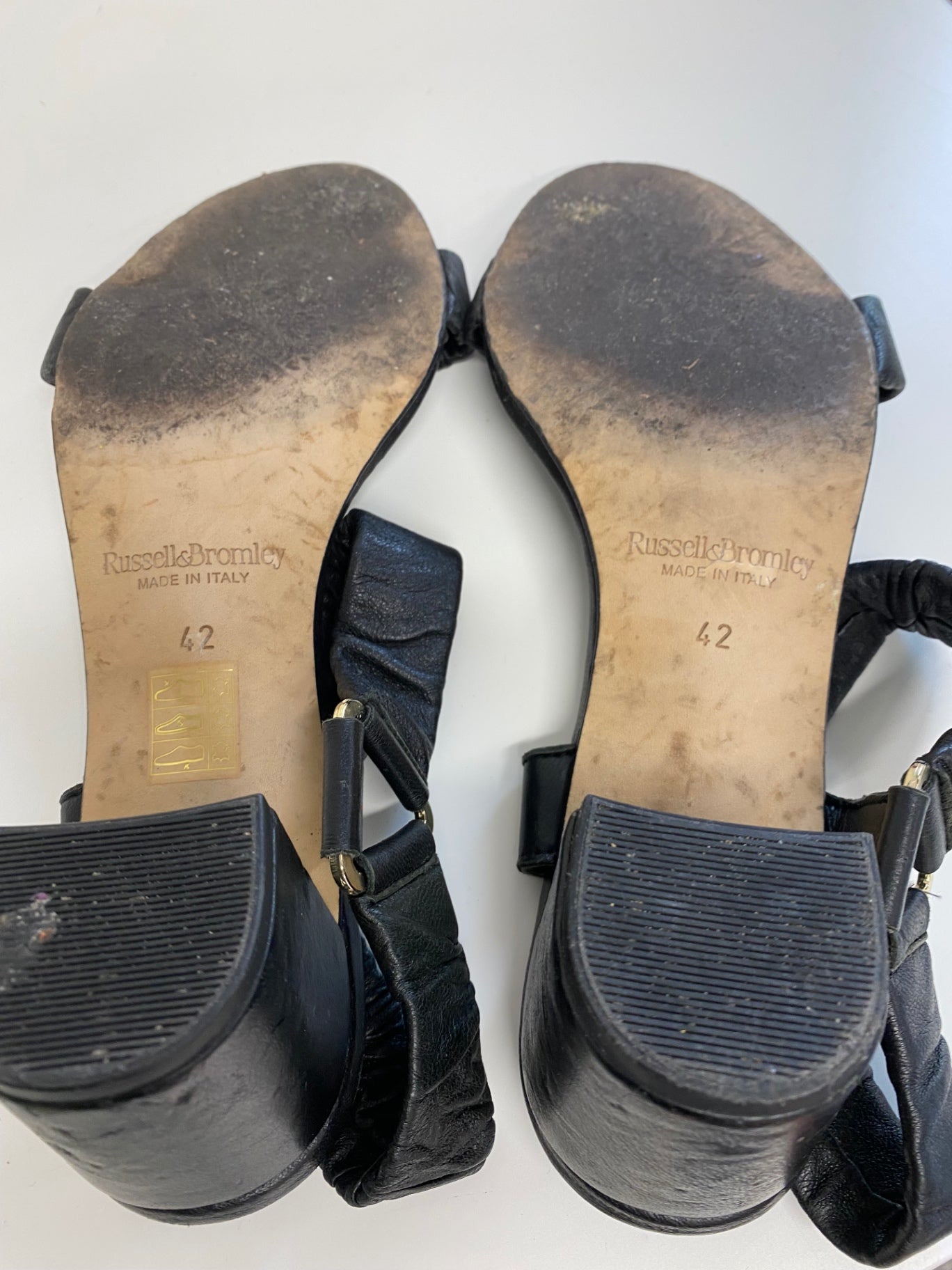 Gorgeous Russell & Bromley Sandals UK 8 Black Leather mid block heels DF001