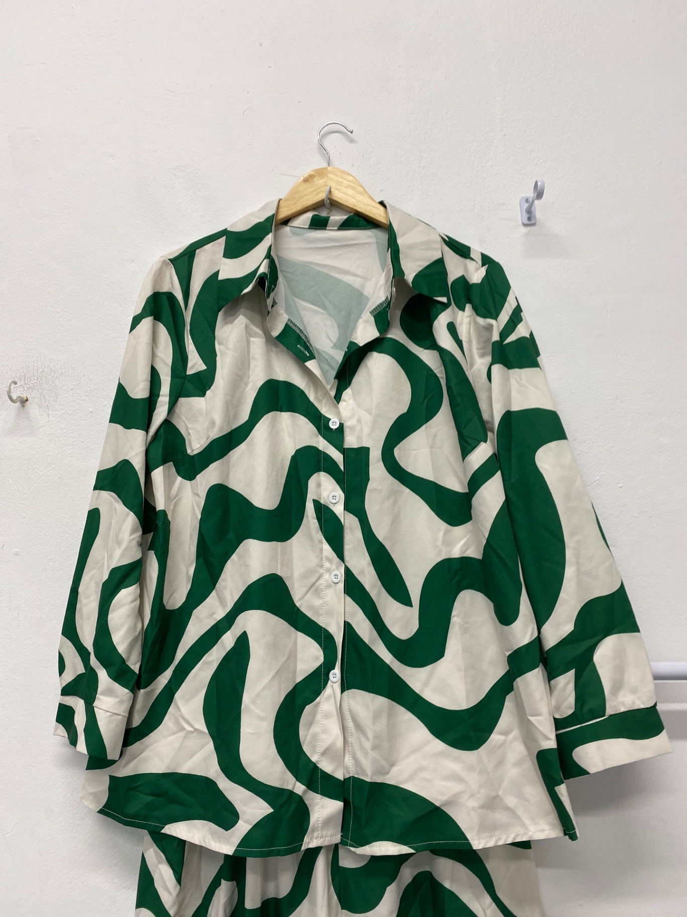Gorgeous Shien Loungewear pyjamas  set uk16 Beige and Green geometric KM001