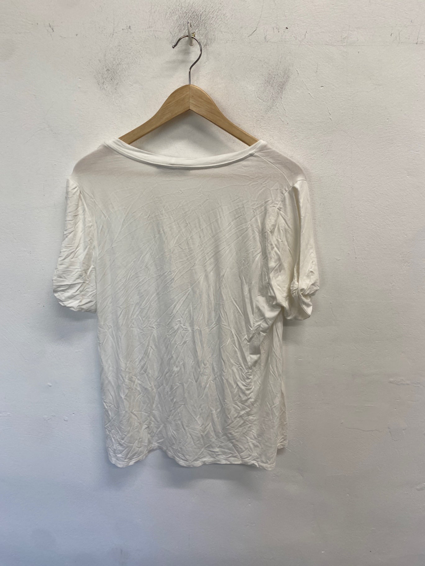 Stunning Saks fifth Avenue T-Shirt XL Cream/Off-white casual spring vibe KM001