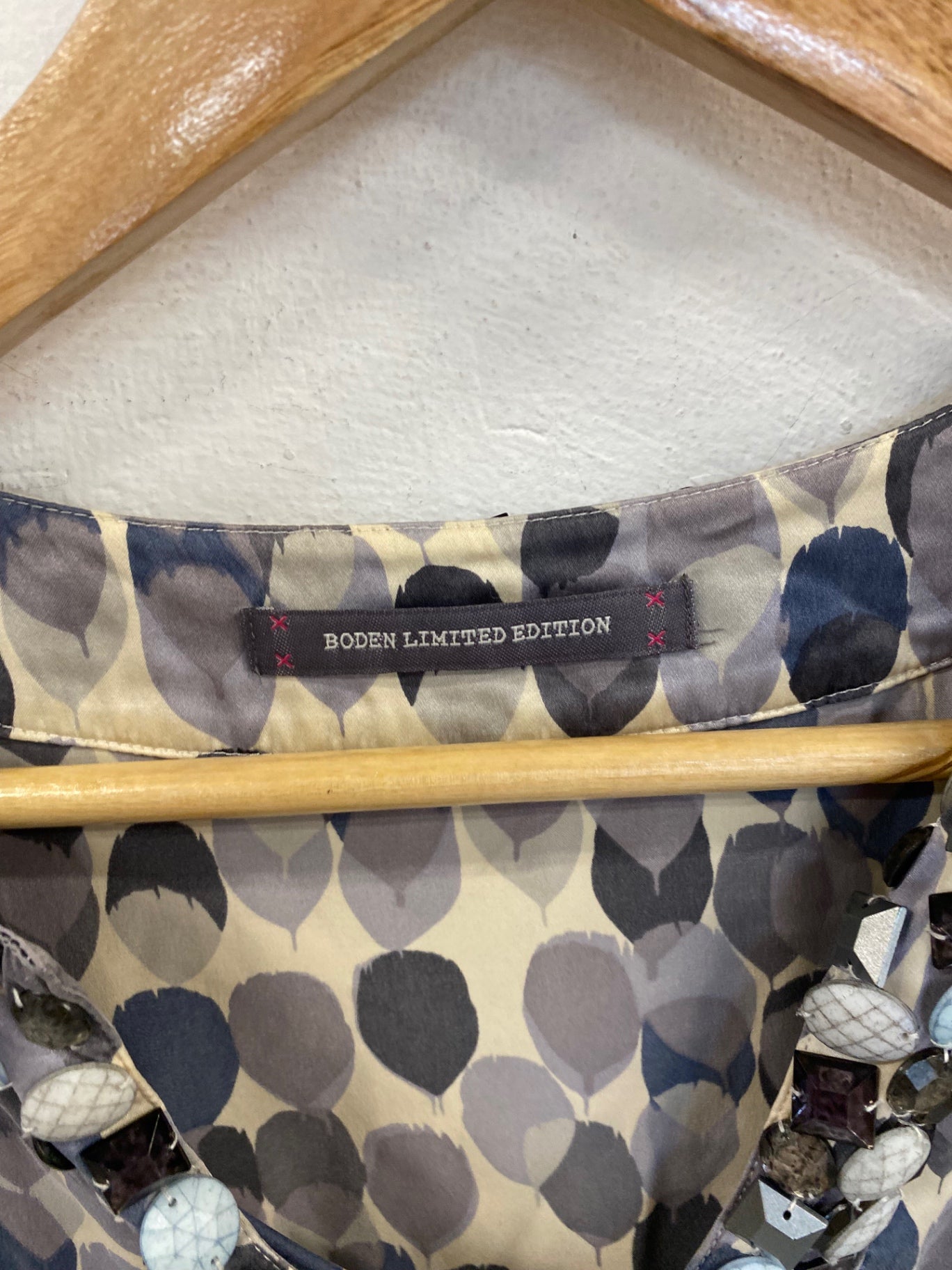 Stunning Boden Limited Edition Beaded Collar Blouse UK 8 Multicolour AM011